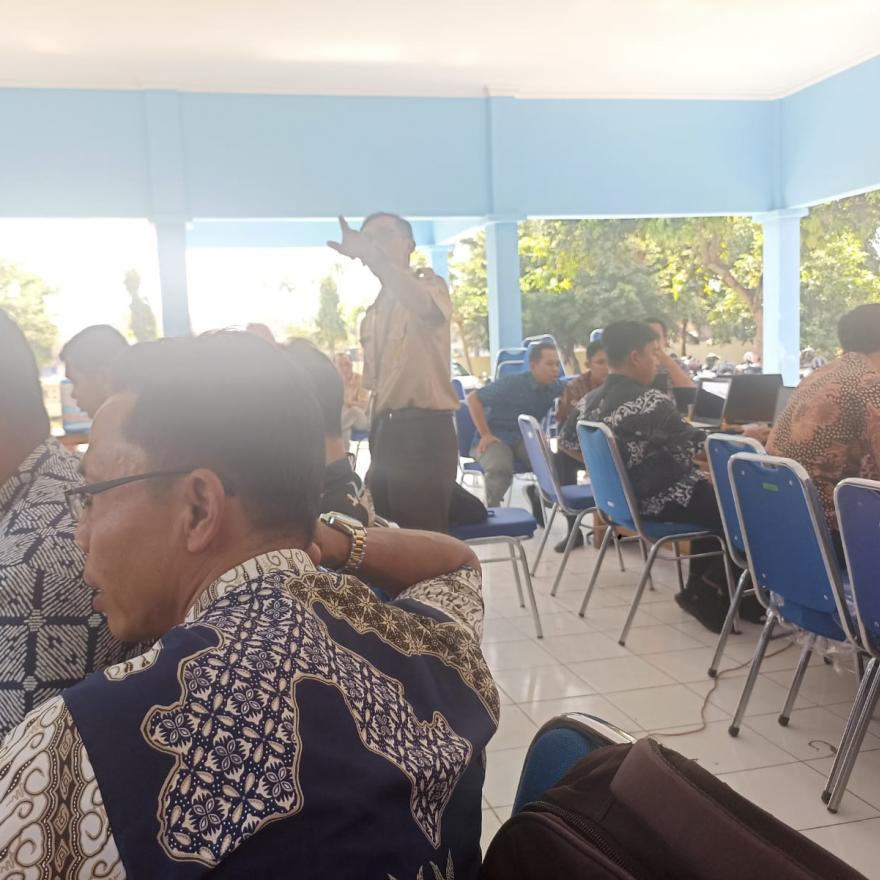 KEGIATAN PELATIHAN MEMBUAT WEBSITE DESA